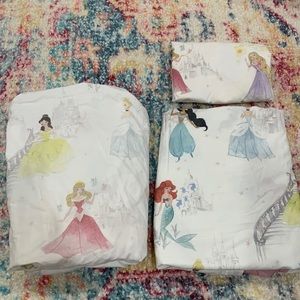 Pottery Barn TODDLER/CRIB Princess Castles Organic Sheet Set